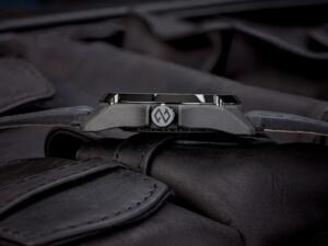 ⁦שעון  FORMEX ESSENCE LEGERRA  עשוי קרבון עם בזל קרמי ולוח ירוק⁩ – תמונה ⁦4⁩