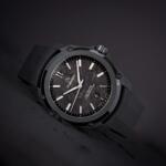 שעון  FORMEX ESSENCE LEGERRA  עשוי קרבון עם בזל קרמי ולוח קרבון