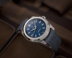 ⁦שעון FORMEX ESSENCE  לוח כחול ורצועת מתכת⁩ – תמונה ⁦6⁩