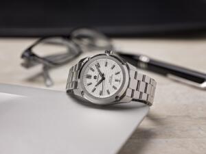 ⁦שעון FORMEX ESSENCE  לוח לבן ורצועת מתכת⁩ – תמונה ⁦7⁩