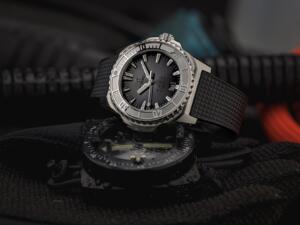 ⁦שעון FORMEX REEF 300M COSC  לוח כסוף ורצועת גומי⁩ – תמונה ⁦3⁩