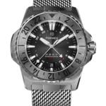 שעון FORMEX REEF GMT 300M COSC  לוח שחור ורצועת רשת