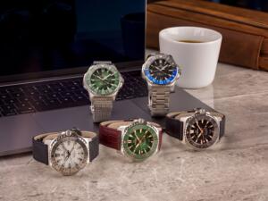 ⁦שעון FORMEX REEF GMT 300M COSC  לוח ירוק ורצועת מתכת⁩ – תמונה ⁦3⁩