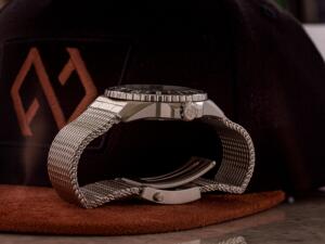 ⁦שעון FORMEX REEF GMT 300M COSC  לוח שחור ורצועת מתכת⁩ – תמונה ⁦6⁩